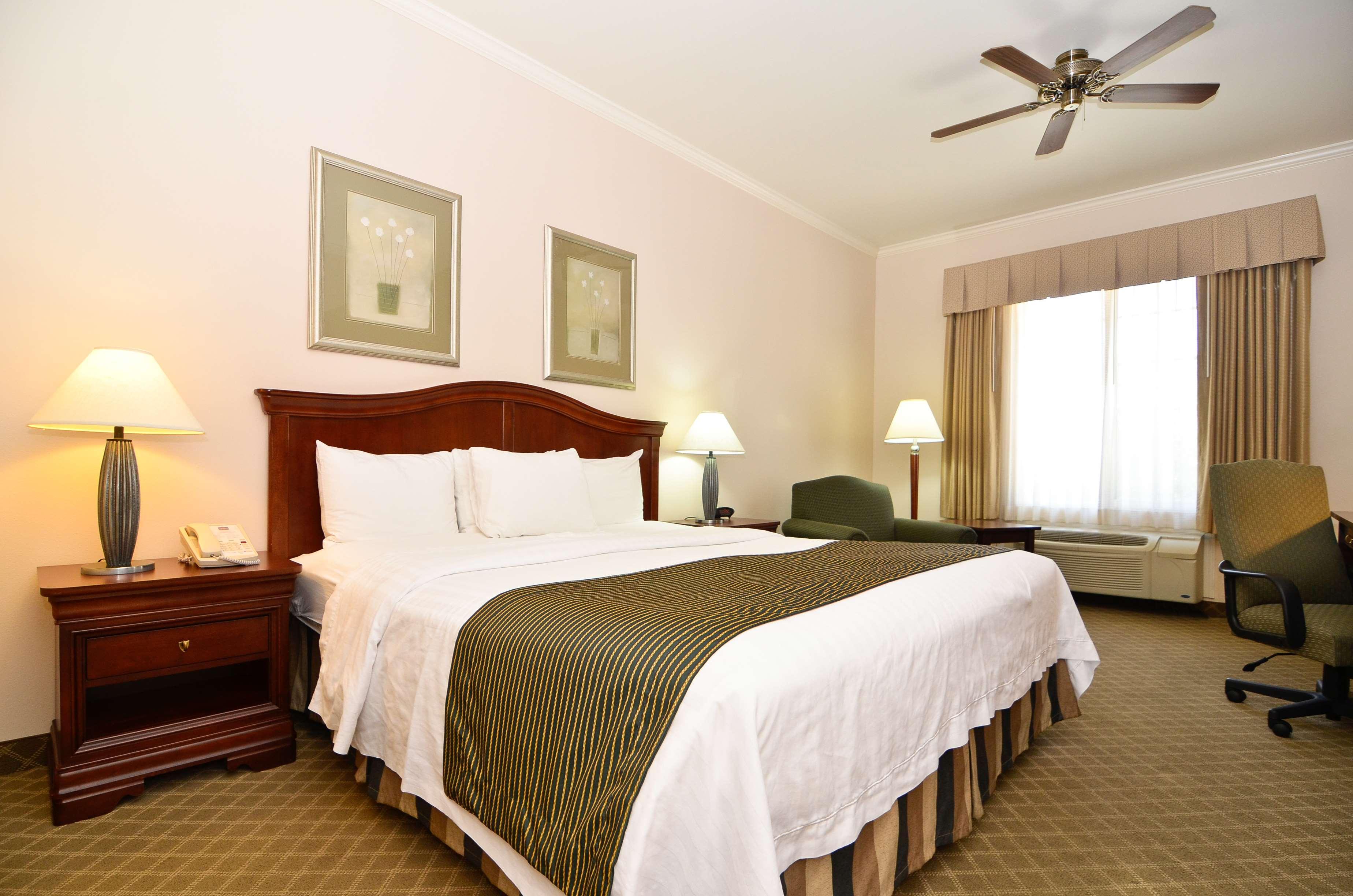 Best Western Plus Country Park Hotel Tehachapi Bilik gambar